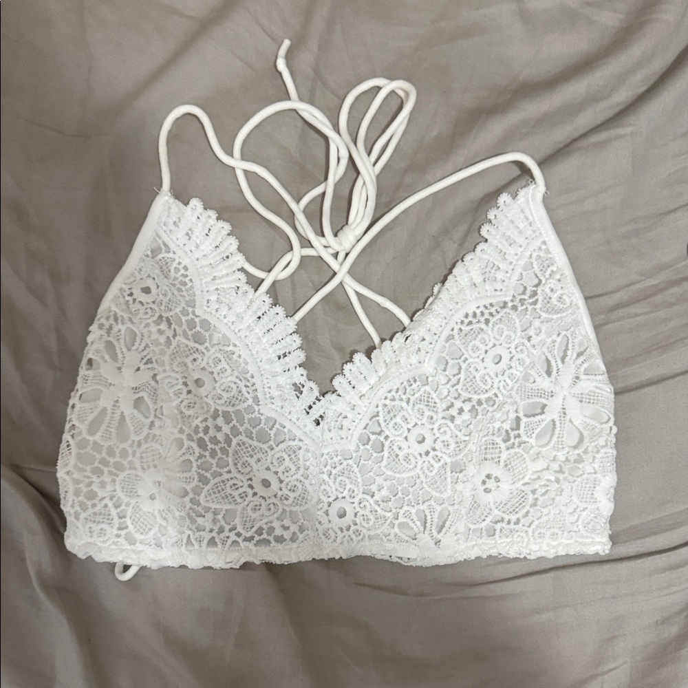 SHEIN White Lace Crop Top